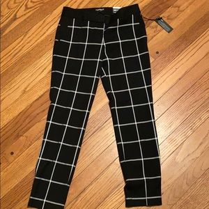 Express columnist ankle black/white pant.